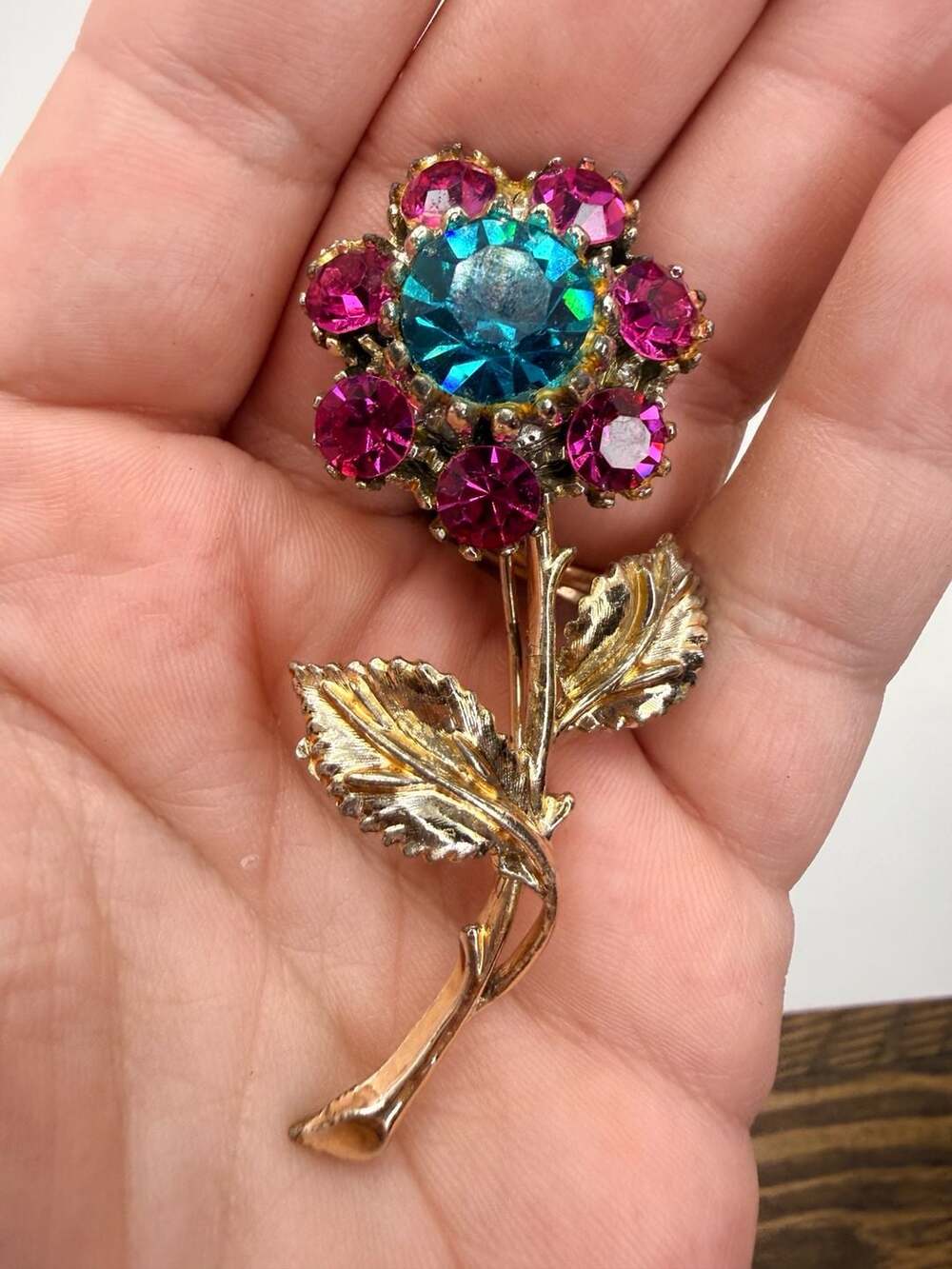 Vintage Gold Tone Flower Rhinestone Brooch Pin